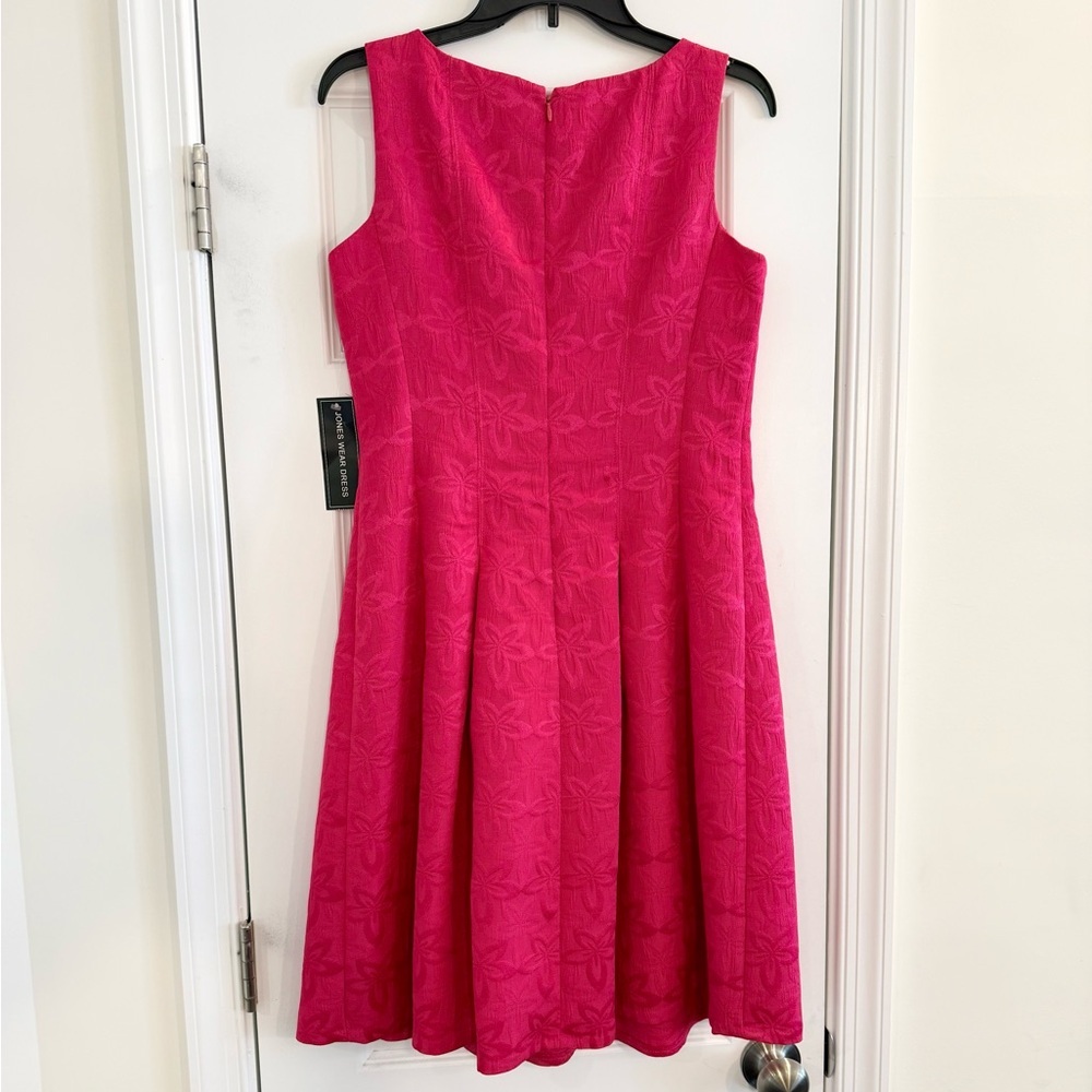 Fuchsia Textured Floral Fit and Flare Dress Size 6 NWT - Picture 2 of 10